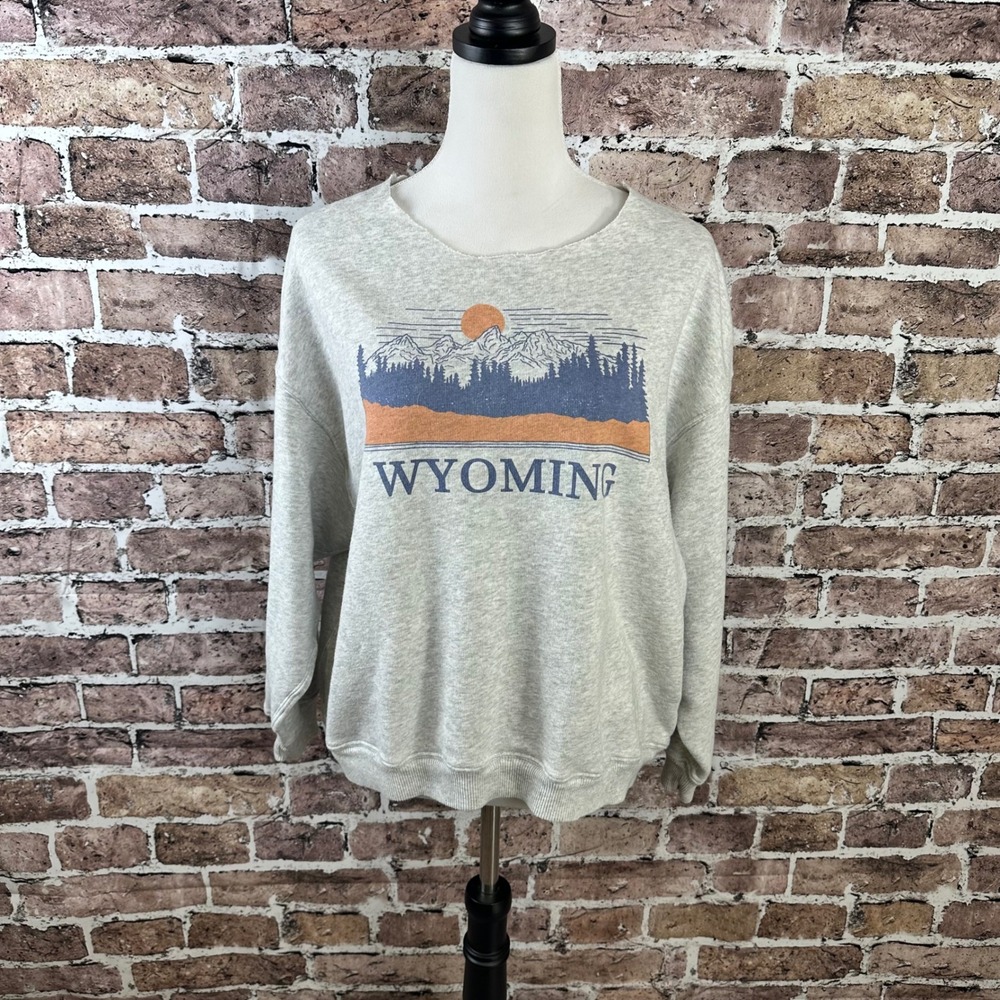 American Eagle Wyoming‎ Mountain Sunset Graphic Crewneck Sweatshirt Women's M